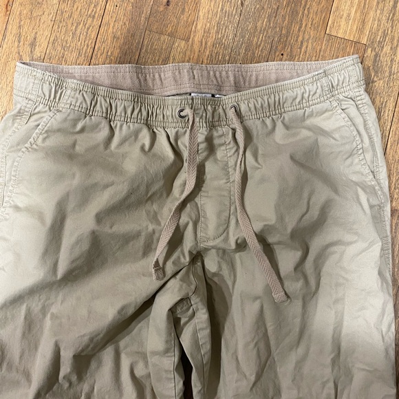 Gap khaki joggers. Size large - Picture 2 of 4